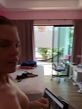 mommyselenafit  online show from 05/15/26, 08:45