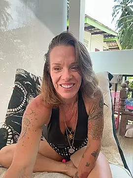 mommyselenafit  online show from 03/21/26, 06:47