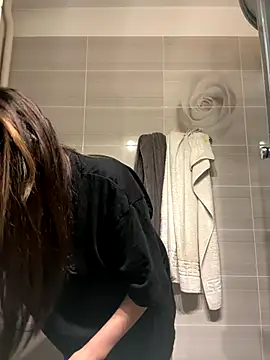 Snapshot of IrisBlues chatting on 11/03/25, 05:27 IrisBlues online show from 11/03/25, 05:27