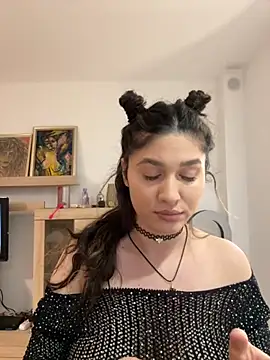 Snapshot of IrisBlues chatting on 10/25/25, 04:29 IrisBlues online show from 10/25/25, 04:29