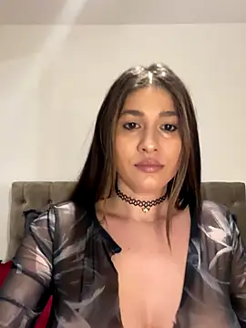 Snapshot of IrisBlues chatting on 10/19/25, 04:43 IrisBlues online show from 10/19/25, 04:43