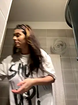 Snapshot of IrisBlues chatting on 11/15/25, 05:28 IrisBlues online show from 11/15/25, 05:28