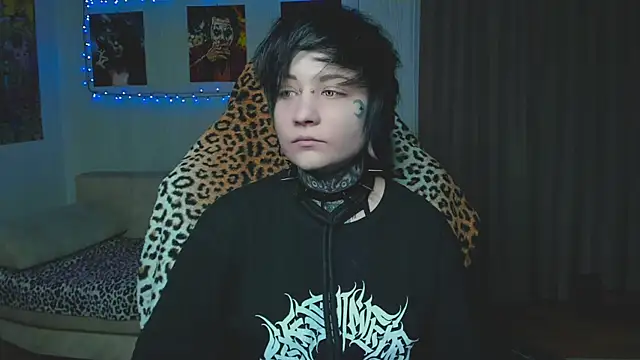 Snapshot of acid_trip1l chatting on 10/17/25, 09:16 acid trip1l online show from 10/17/25, 09:16