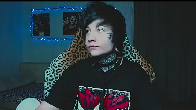 Snapshot of acid_trip1l chatting on 10/05/25, 10:00 acid trip1l online show from 10/05/25, 10:00