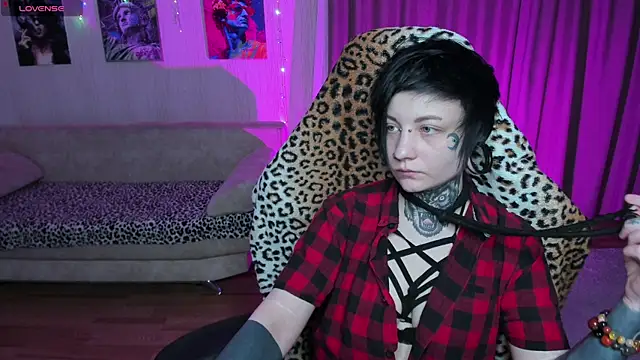 Snapshot of acid_trip1l chatting on 02/15/25, 10:31 acid trip1l online show from 02/15/25, 10:31