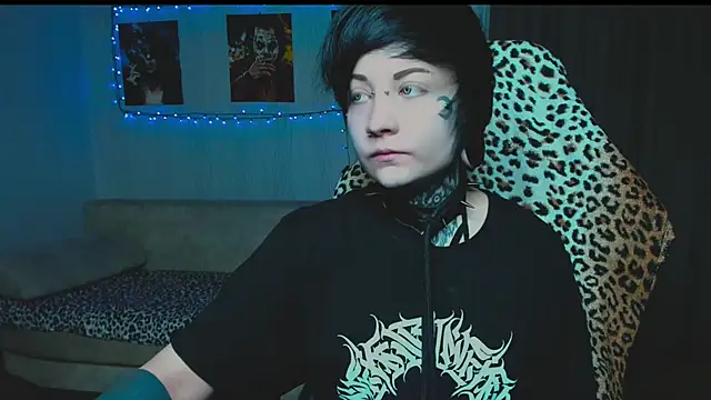 Snapshot of acid_trip1l chatting on 10/03/25, 09:05 acid trip1l online show from 10/03/25, 09:05