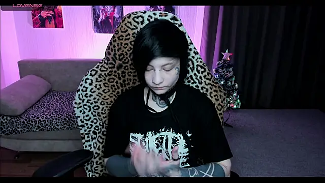 Snapshot of acid_trip1l chatting on 12/06/24, 07:17 acid trip1l online show from 12/06/24, 07:17