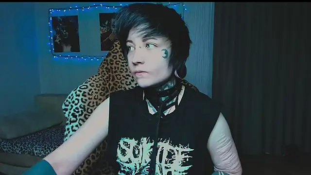 Snapshot of acid_trip1l chatting on 10/04/25, 09:27 acid trip1l online show from 10/04/25, 09:27