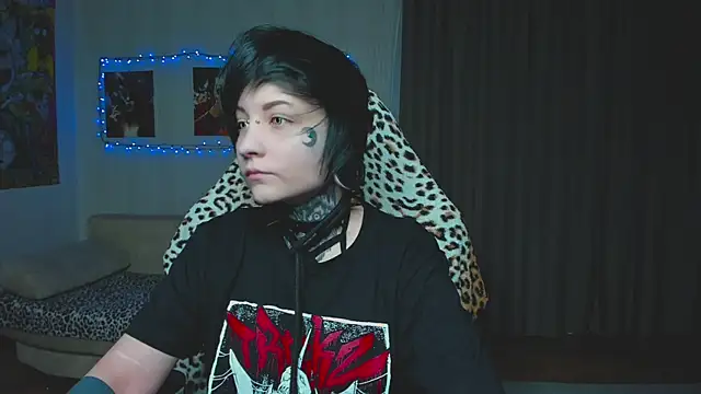 Snapshot of acid_trip1l chatting on 10/12/25, 08:21 acid trip1l online show from 10/12/25, 08:21