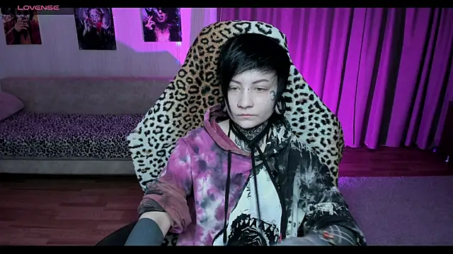 Snapshot of acid_trip1l chatting on 01/19/25, 06:53 acid trip1l online show from 01/19/25, 06:53