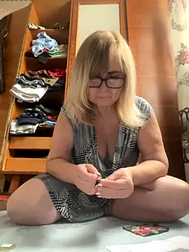 Irina2909xh online show from 10/19/25, 10:29