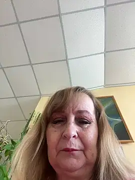 Snapshot of Irina2909@xh chatting on 05/11/26, 08:16 Irina2909xh online show from 05/11/26, 08:16
