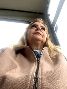 Irina2909xh online show from 11/12/25, 12:20