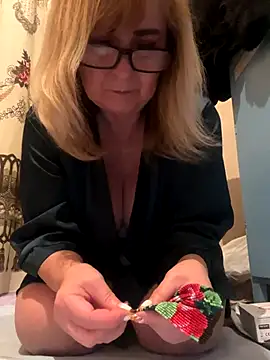 Irina2909xh online show from 10/18/25, 10:12