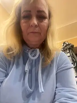 Irina2909xh online show from 11/18/25, 02:53