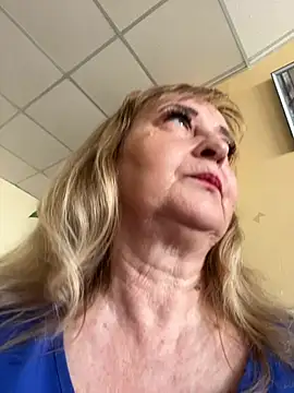Snapshot of Irina2909@xh chatting on 07/17/26, 09:17 Irina2909xh online show from 07/17/26, 09:17