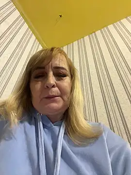 Irina2909xh online show from 10/20/25, 01:22