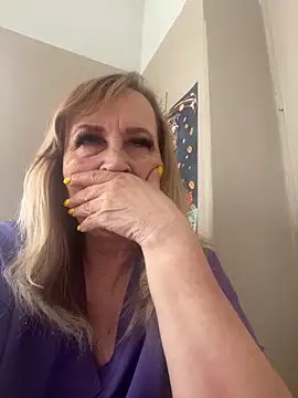 Snapshot of Irina2909@xh chatting on 06/08/26, 11:00 Irina2909xh online show from 06/08/26, 11:00