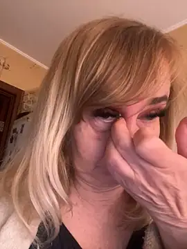 Irina2909xh online show from 10/28/25, 07:51