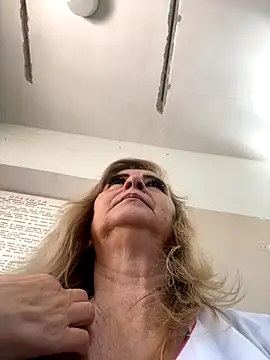 Irina2909xh online show from 10/03/25, 11:01