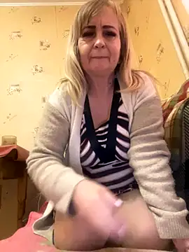 Irina2909xh online show from 10/04/25, 04:03