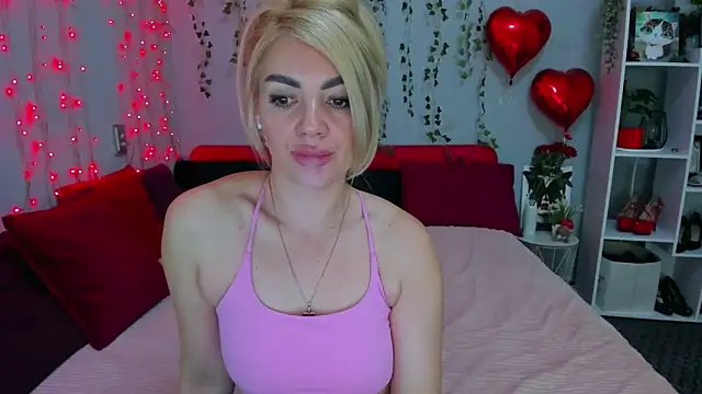 LunaBellucci online show from 03/27/26, 08:11