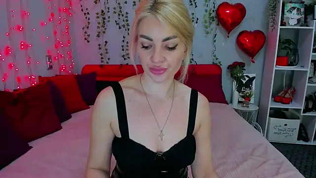 LunaBellucci online show from 04/11/26, 07:05