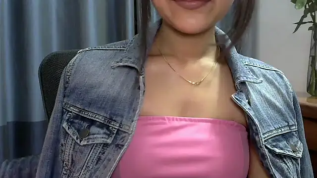 Snapshot of selen_5 chatting on 01/15/25, 07:01 selen 5 online show from 01/15/25, 07:01