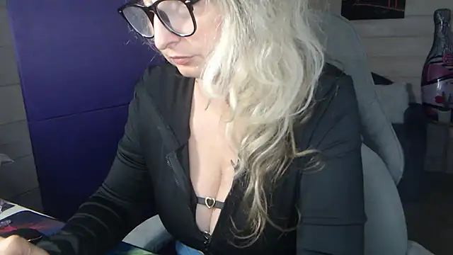Snapshot of RubiLakros chatting on 07/04/26, 06:12 RubiLakros online show from 07/04/26, 06:12