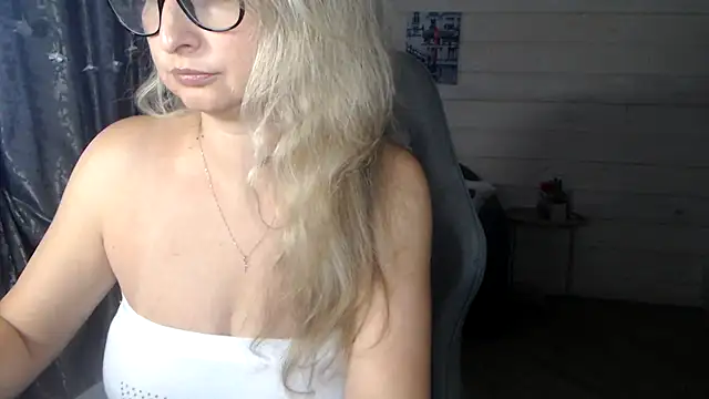 RubiLakros online show from 09/10/25, 10:25
