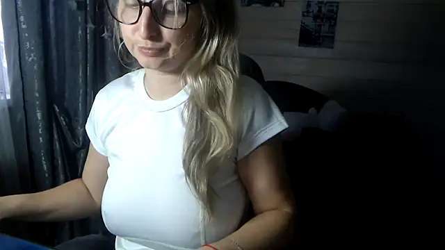 Snapshot of RubiLakros chatting on 11/03/25, 10:52 RubiLakros online show from 11/03/25, 10:52