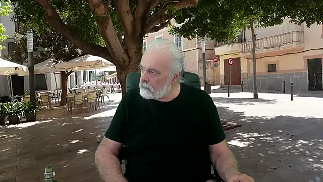Snapshot of madriano chatting on 05/20/26, 04:37 madriano online show from 05/20/26, 04:37