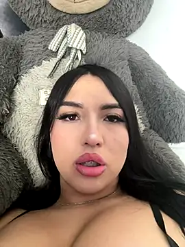 hollyprincess 2 online show from 11/17/25, 01:31