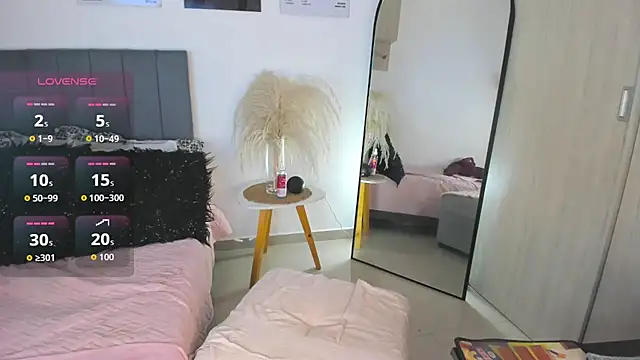 Snapshot of hollyprincess_2 chatting on 03/01/26, 05:07 hollyprincess 2 online show from 03/01/26, 05:07