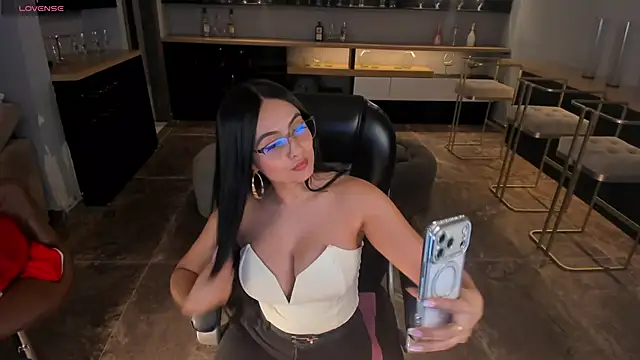 AshleyJhonson online show from 05/13/26, 10:06