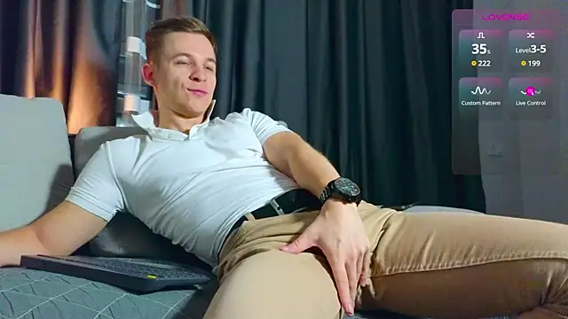 S3Xyes online show from 12/17/25, 01:10