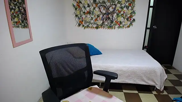 Sofi 5249  online show from 02/27/25, 02:35