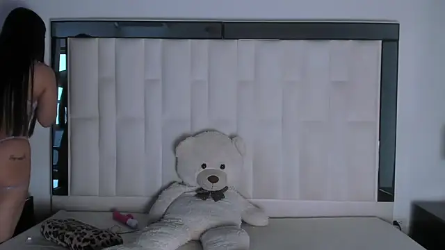 valentina fi online show from 11/26/25, 01:22