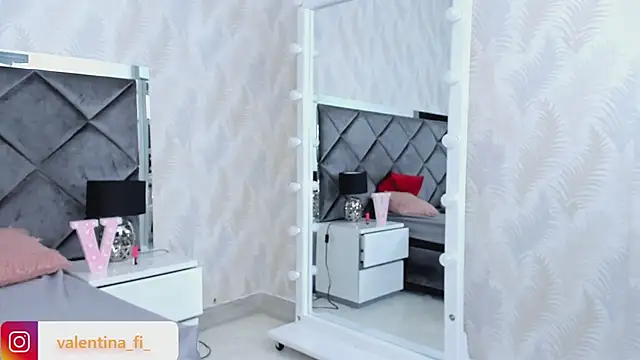 valentina fi online show from 03/20/25, 12:22