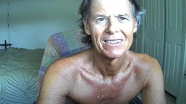 Snapshot of nakeedcowboi65 chatting on 05/18/26, 09:41 nakeedcowboi65 online show from 05/18/26, 09:41