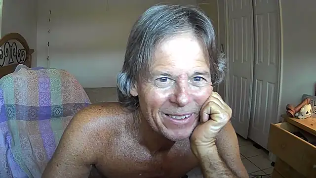 Snapshot of nakeedcowboi65 chatting on 06/17/26, 12:04 nakeedcowboi65 online show from 06/17/26, 12:04