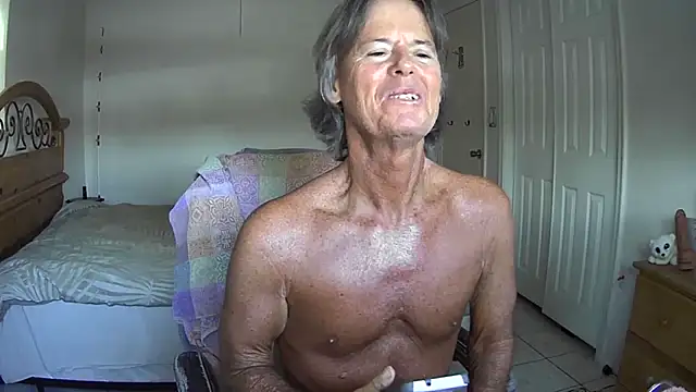 Snapshot of nakeedcowboi65 chatting on 07/17/26, 12:57 nakeedcowboi65 online show from 07/17/26, 12:57