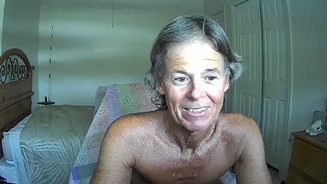 Snapshot of nakeedcowboi65 chatting on 06/27/26, 06:36 nakeedcowboi65 online show from 06/27/26, 06:36