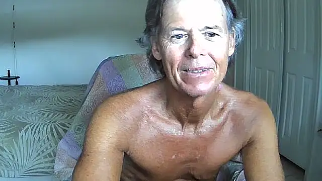 Snapshot of nakeedcowboi65 chatting on 05/17/26, 08:20 nakeedcowboi65 online show from 05/17/26, 08:20