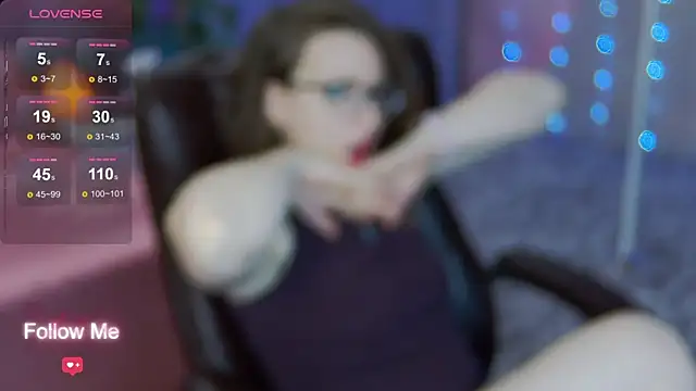 Snapshot of AngelaWhiti chatting on 01/18/25, 06:10 AngelaWhiti online show from 01/18/25, 06:10