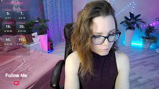 Snapshot of AngelaWhiti chatting on 03/02/25, 03:52 AngelaWhiti online show from 03/02/25, 03:52