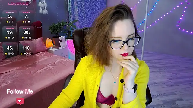 Snapshot of AngelaWhiti chatting on 02/12/25, 03:49 AngelaWhiti online show from 02/12/25, 03:49