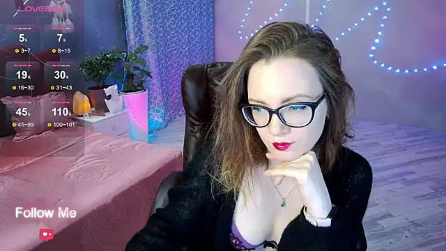 Snapshot of AngelaWhiti chatting on 02/13/25, 03:56 AngelaWhiti online show from 02/13/25, 03:56