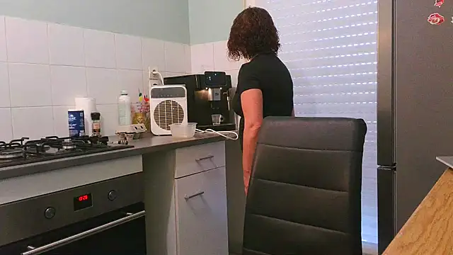 jennylovence online show from 11/26/25, 12:27