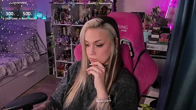 Snapshot of ChloeKohaku chatting on 01/07/26, 02:22 ChloeKohaku online show from 01/07/26, 02:22